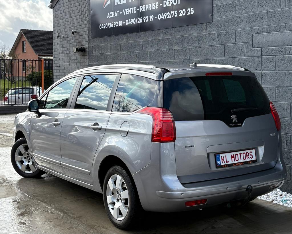 PEUGEOT 5008 STYLE 7 PLACES 1.6HDI 2016 165 000KM EURO 6B, Auto's, Peugeot, Voorwielaandrijving, Bedrijf, 5 deurs, Zilver of Grijs