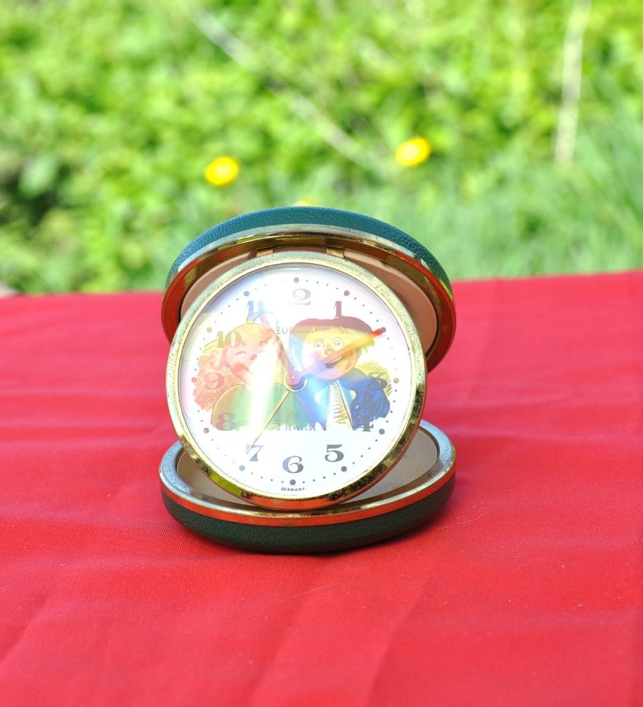 reveil de voyage europa rond exterieur vert, Ophalen of Verzenden