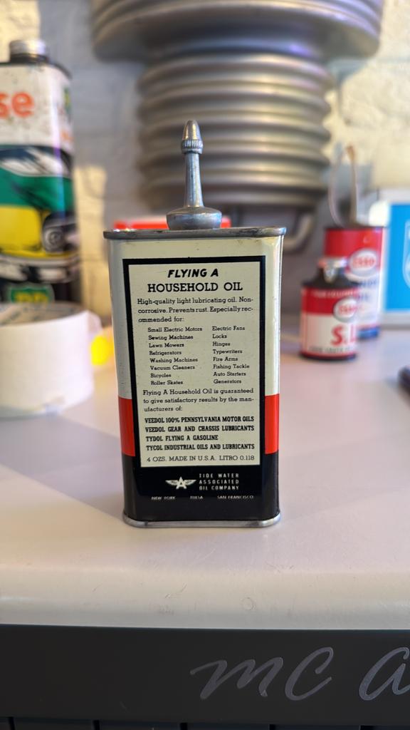 Flying Un bidon à huile pratique NOS, Collections, Enlèvement ou Envoi, Comme neuf, Ustensile