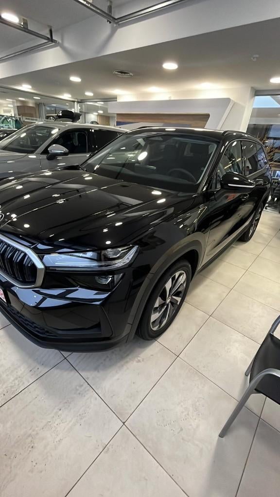 Skoda Kodiaq 2025 1.5 TSI Selection MHEV Pano Roof 5 seater, Achat, 1800 kg, Entretenue par le concessionnaire, Noir