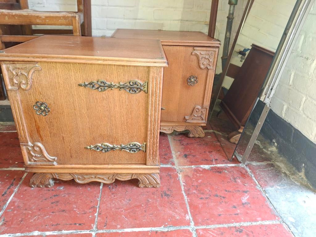 bed met nachtkastjes, Ophalen