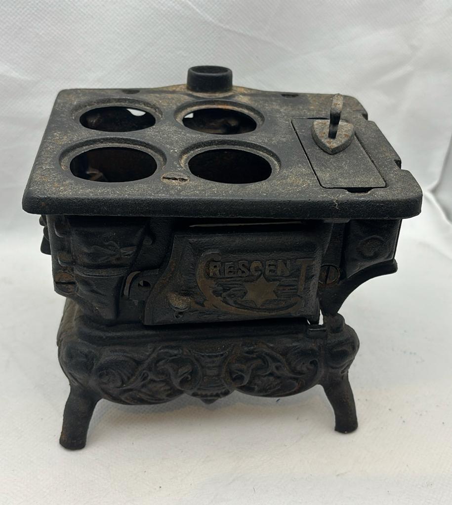 Vintage Mini Cresent Cast Iron Salesman Cook Stove Replica, Enlèvement ou Envoi