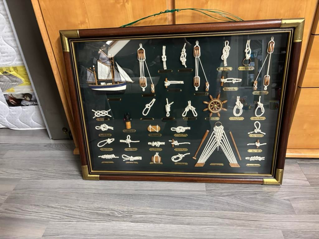 Kader met Zeemans knopen, Ophalen