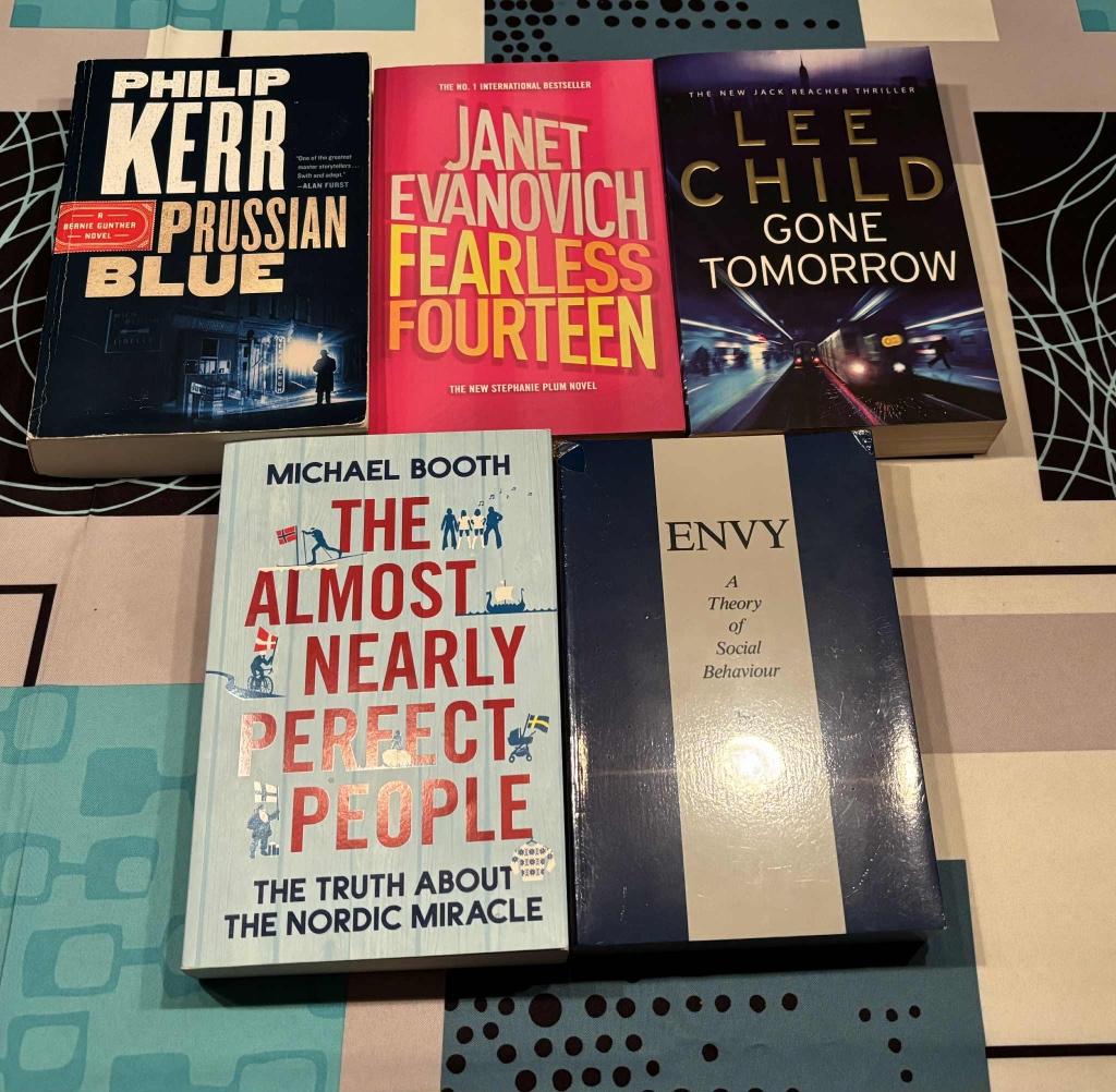 Lot de 5 livres en anglais, Livres, Enlèvement ou Envoi, Comme neuf, Fiction