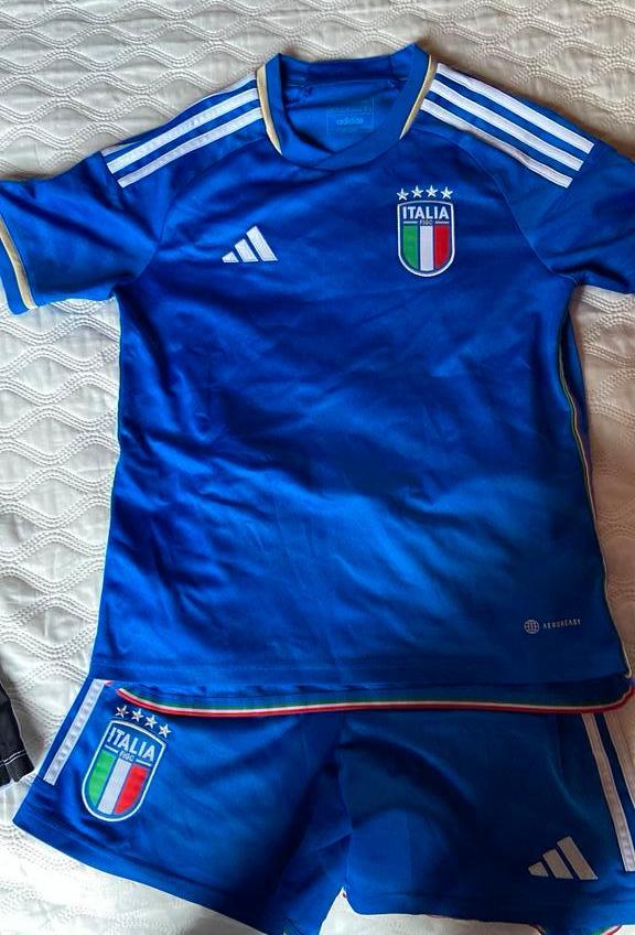 Adidas Italie maillot - short 13/14 ans, Enlèvement ou Envoi, Comme neuf, Maillot