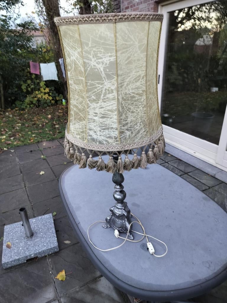Mooie decoratieve tinnen lamp met echte blaas kap., Enlèvement
