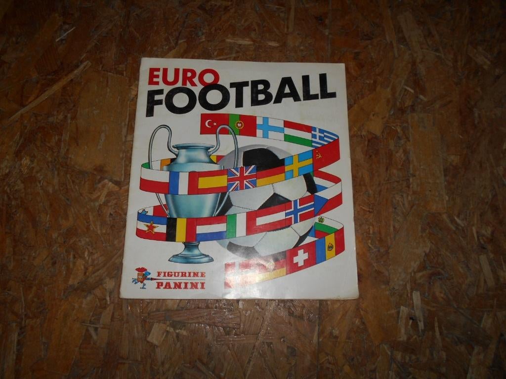 album panini Euro football 1976-1977 (complet), Enlèvement ou Envoi, Utilisé, Plusieurs autocollants
