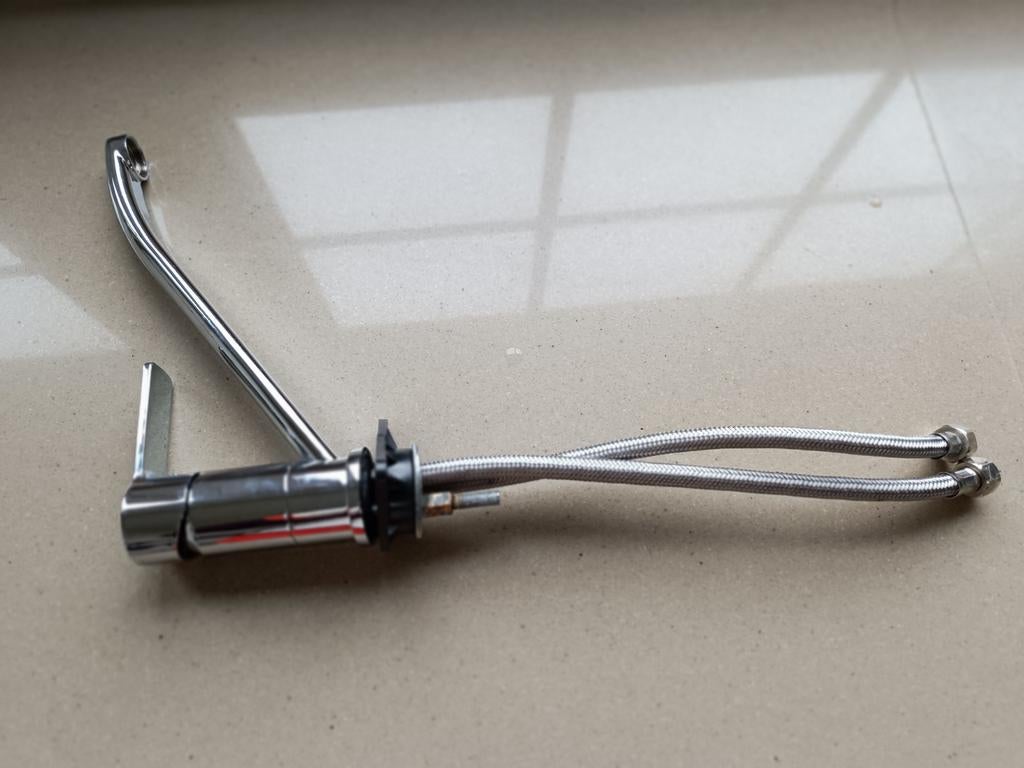 Hauteur du robinet de cuisine à 12 cm du plan de travail., Enlèvement, Comme neuf, Inox, Autres types