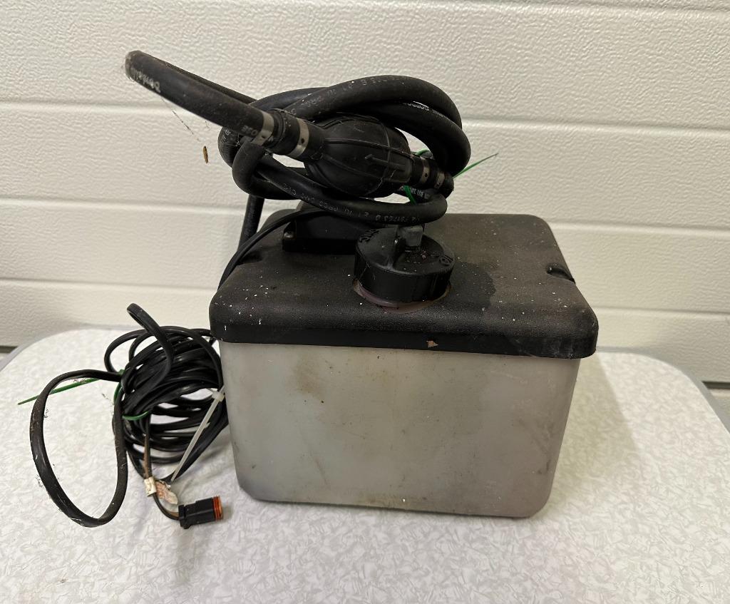 OMC Johnson / Evinrude Oil tank / olie tank, Ophalen, Gebruikt, Motor en Techniek, Zeilboot of Motorboot