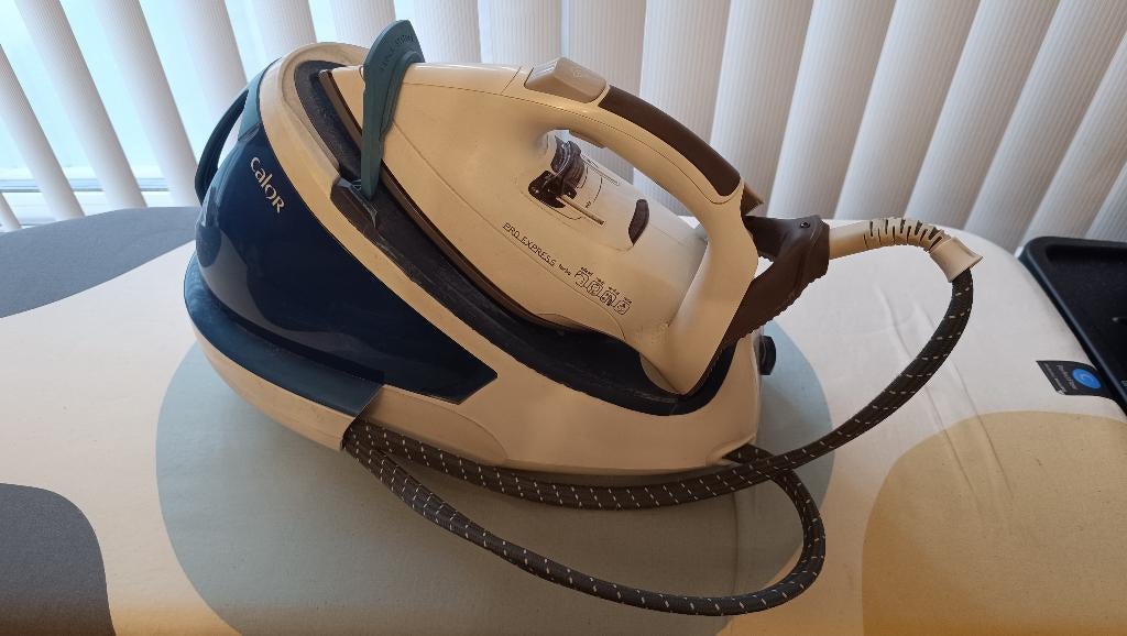 stoomgenerator Calor, Ophalen, Zo goed als nieuw, Strijkijzer met snoer