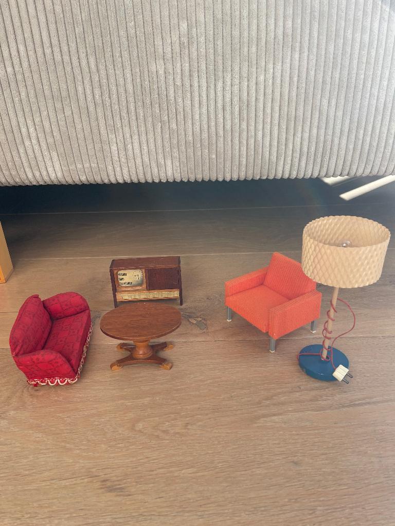 Vintage poppenhuis meubels, Verzamelen, Poppenhuizen en Toebehoren, Ophalen of Verzenden, Gebruikt, Poppenhuis