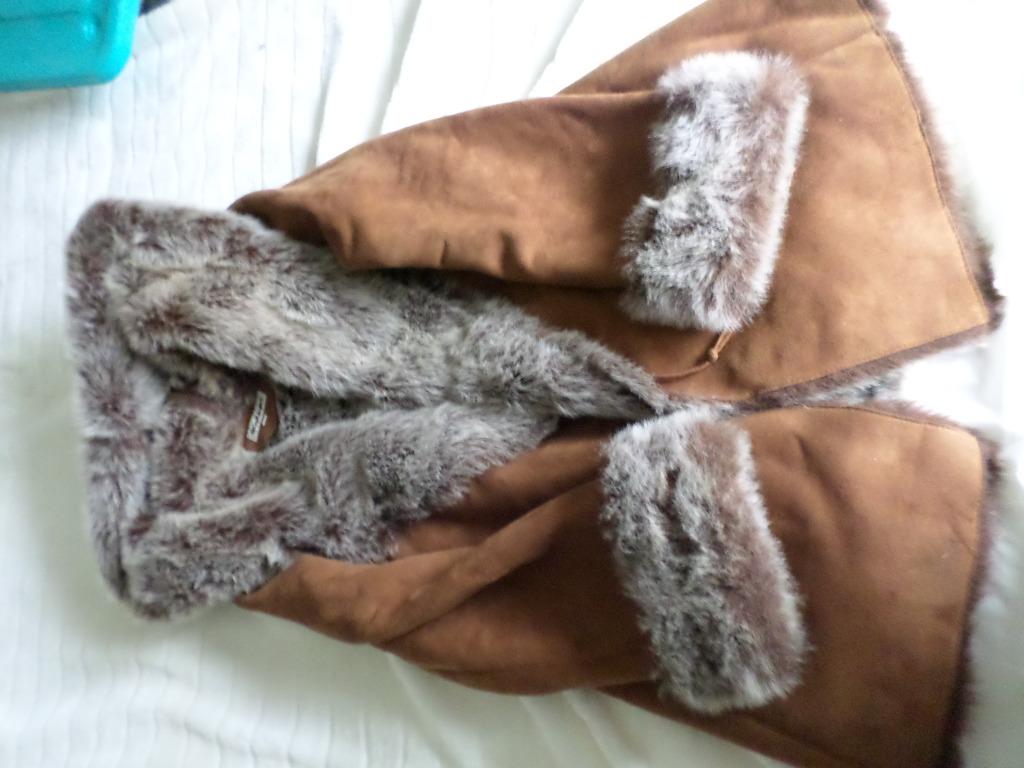 Veste en daim avec fourrure, Enlèvement ou Envoi, Comme neuf, Taille 42/44 (L), Brun