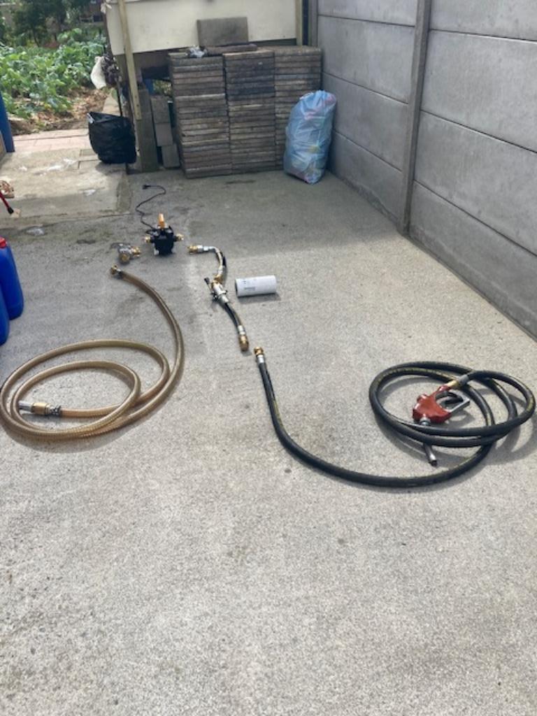 Mazoutpomp + toebehoren, Ophalen, Gebruikt