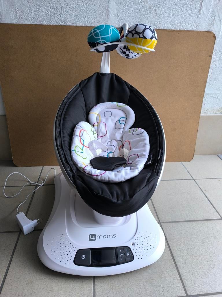 Balancelle électrique 4 mons baby swing, Enfants & Bébés, Enlèvement