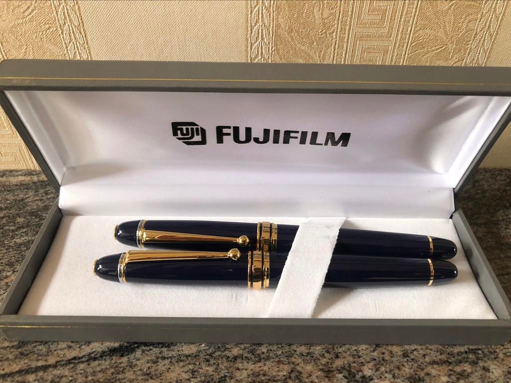 Stylo plume et bille Fujifilm en écrin, Enlèvement ou Envoi, Comme neuf, Stylo