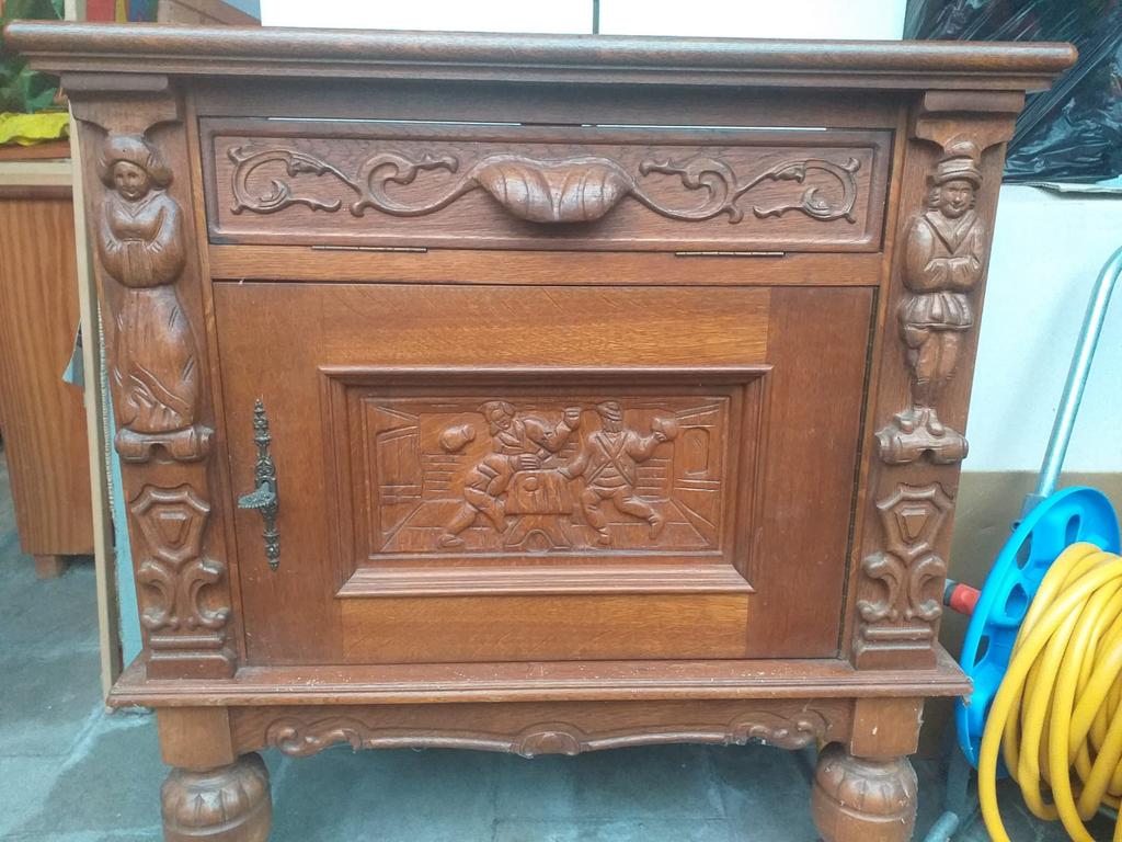 Belle armoire ancienne en bois, Antiquités & Art, Enlèvement