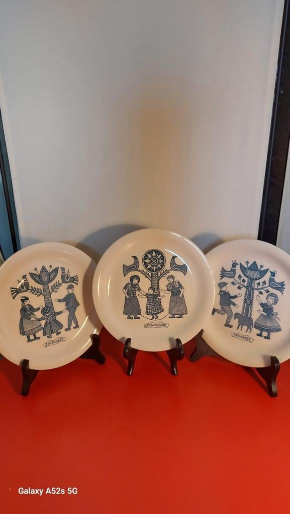 Trois belles assiettes vintage., Antiquités & Art, Enlèvement ou Envoi