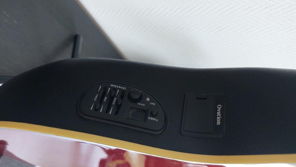 OVATION, Enlèvement ou Envoi, Comme neuf, Semi-solid body