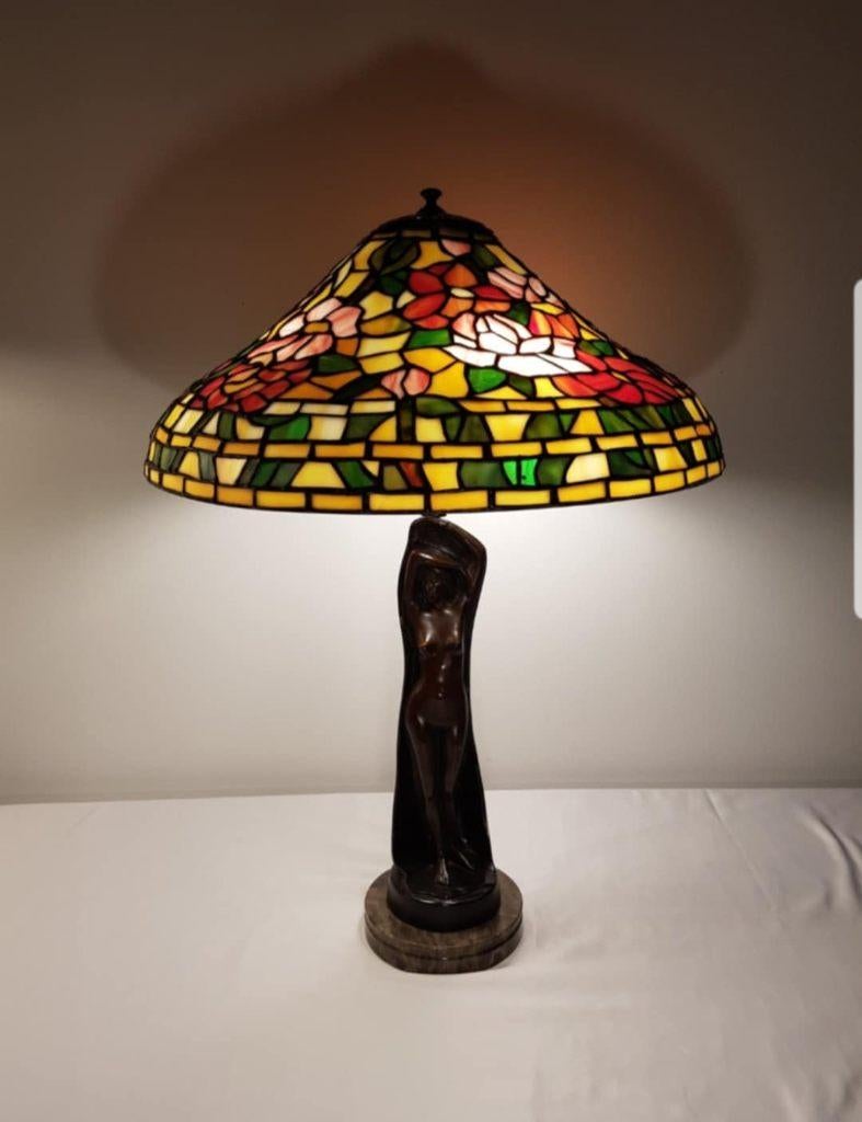 Lampe ancienne style Tiffany (h 65 cm) – pied figuratif, Enlèvement ou Envoi, Tiffany et Art Nouveau, Verre, Utilisé