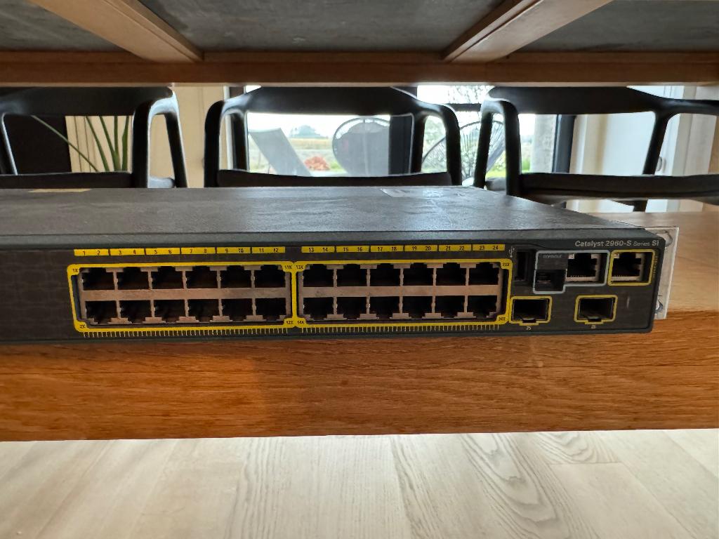 Cisco Catalyst WS-C2960S-24TS-S Switch, Computers en Software, Ophalen of Verzenden, Gebruikt