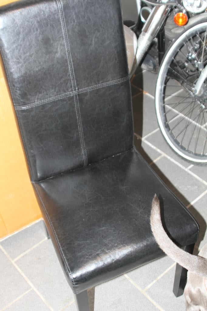 gratis stoelen, Ophalen, Twee, Zwart, Zo goed als nieuw