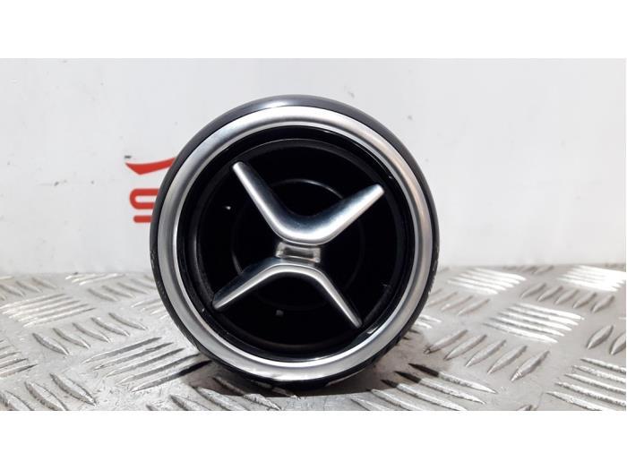 Grille aération tableau de bord d'un Mercedes B-Klasse, 3 mois de garantie, Utilisé, -, -