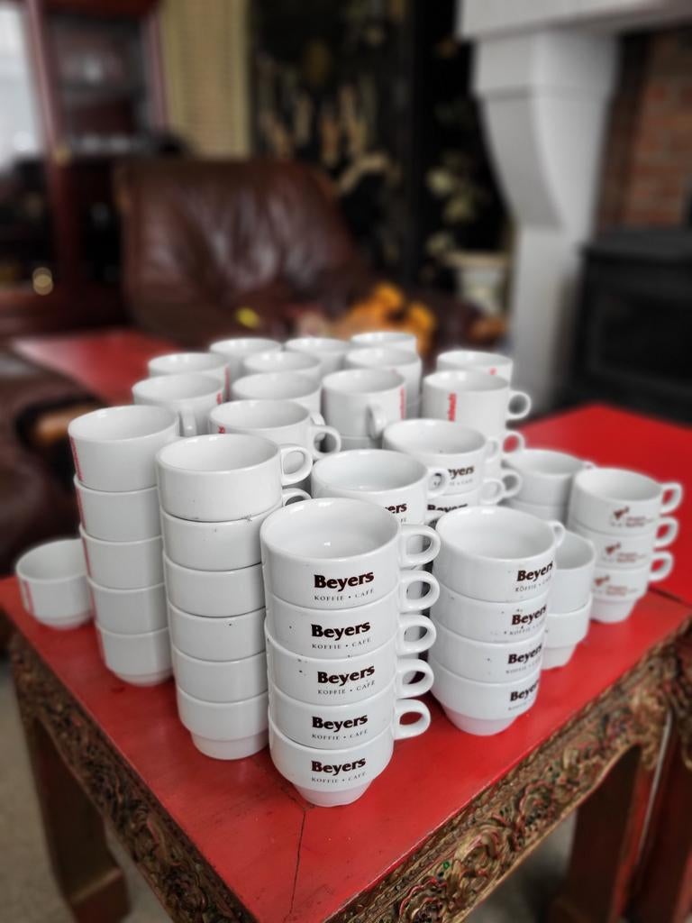 Koffiekopjes, Ophalen