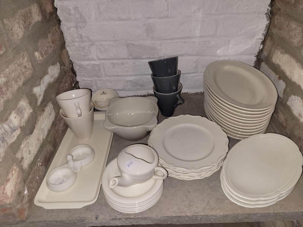 Royal Boch blanc ,rangoon et verres