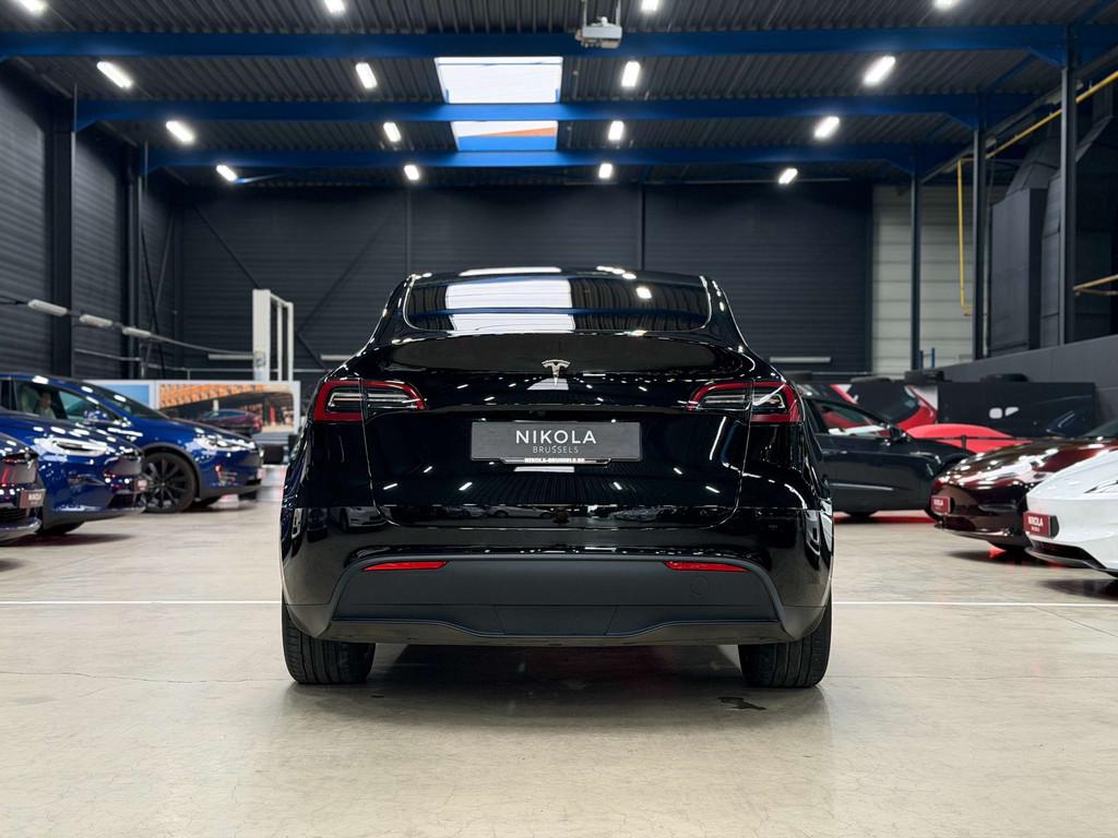 Tesla Model Y REAR WHEEL DRIVE - FULL BLACK - AUTOPILOT ACTI, Auto's, Achterwielaandrijving, Gebruikt, Zwart, 5 zetels