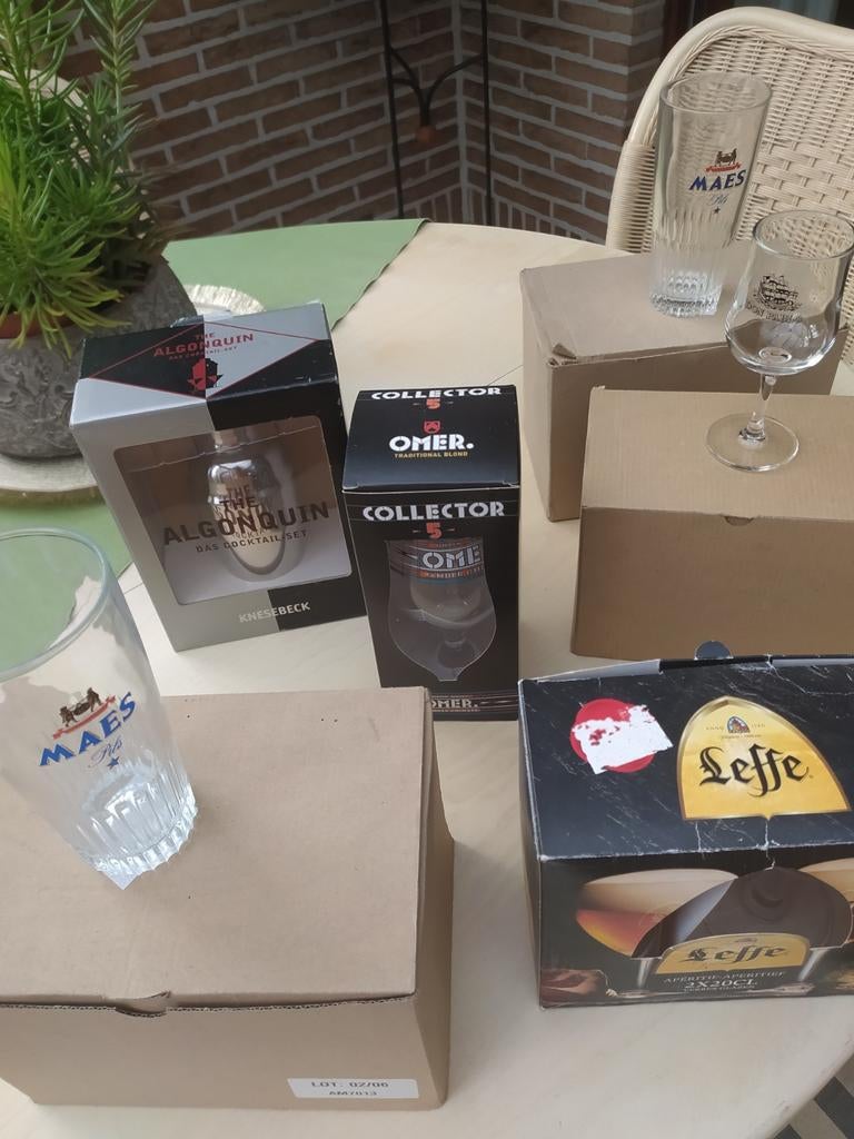 Opruiming glazen, Verzamelen, Biermerken, Ophalen, Leffe