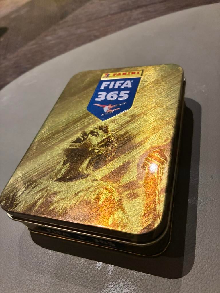 Panini fifa 365 2019, Envoi