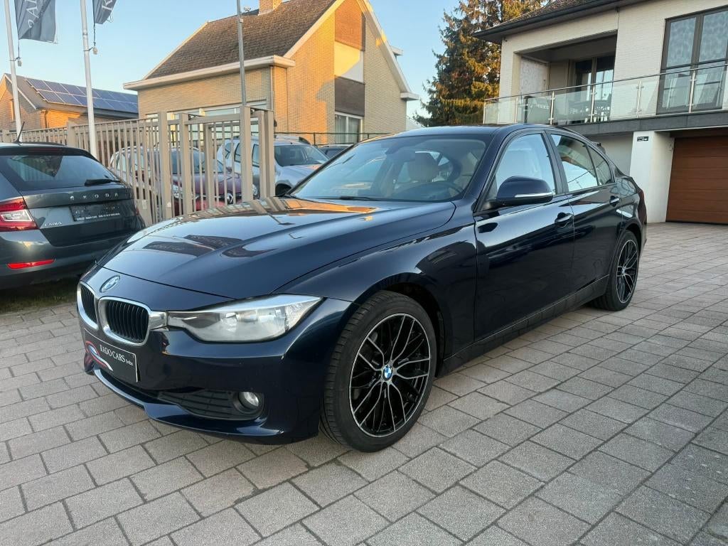 Bmw 318 d van 2013, Auto's, 100 kW, Beige, Blauw, Leder