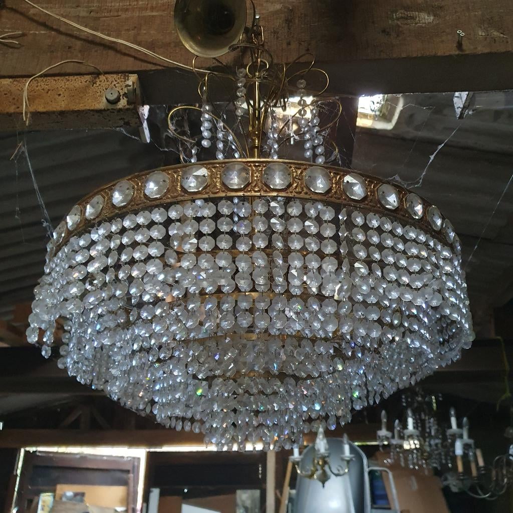 Kristallen en koperen lusters, Ophalen