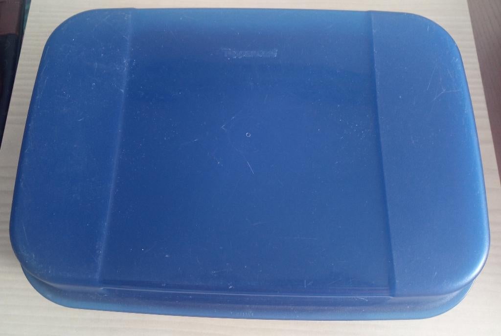 Boite à pain tupperware, Maison & Meubles, Cuisine| Tupperware, Enlèvement, Comme neuf, Bleu, Boîte