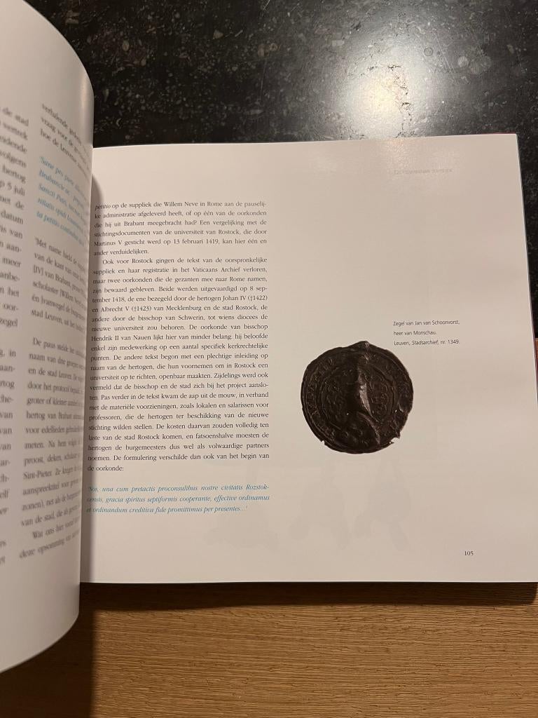 De stichtingsbul van de Leuvense universiteit 1425 - 1914, Ophalen of Verzenden, 15e en 16e eeuw, Nieuw