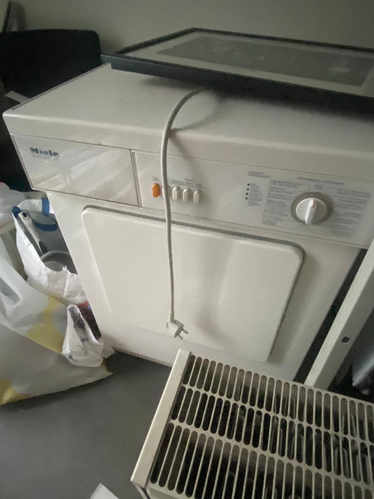 Gratis kapotte droogkast, en andere kapotte toestellen, Ophalen, 6 tot 8 kg, Luchtafvoer, Voorlader