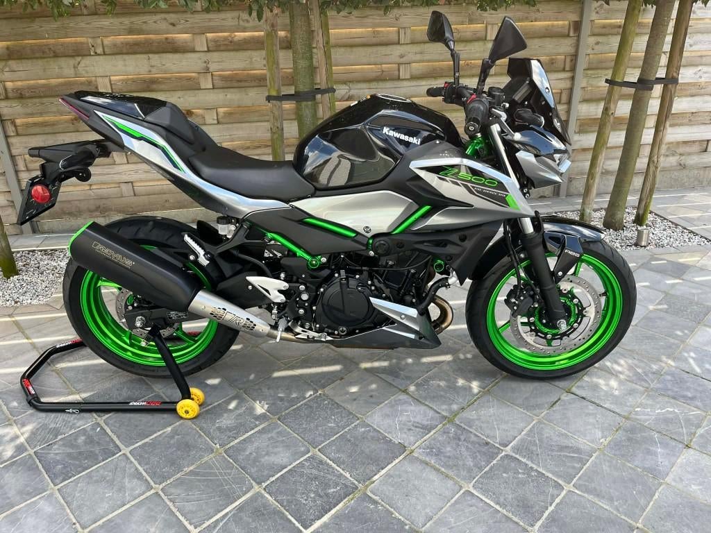 KAWASAKI Z500se **performance pack** 850km **1/2026**