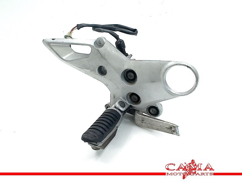 REPOSE PIEDS AVANT DROIT Suzuki (298952adc6), Motos, Dhr. S. di Majo, Utilisé, Info@cama-motorparts.nl, P.J. Troelstraweg 8 8
3144 CX  MAASSLUIS, NL