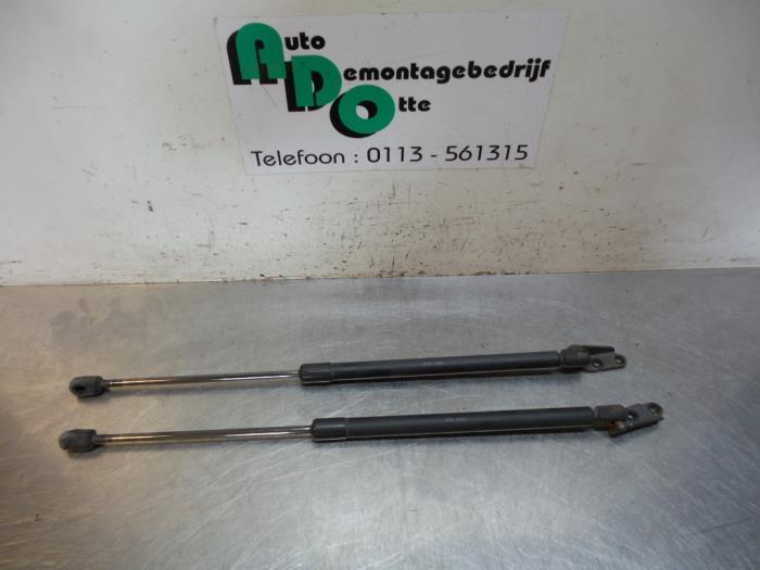 Set Gasdempers Achterklep van een Nissan Micra (Micra 03-), Auto-onderdelen, Carrosserie, Nissan, Gebruikt, Ophalen of Verzenden