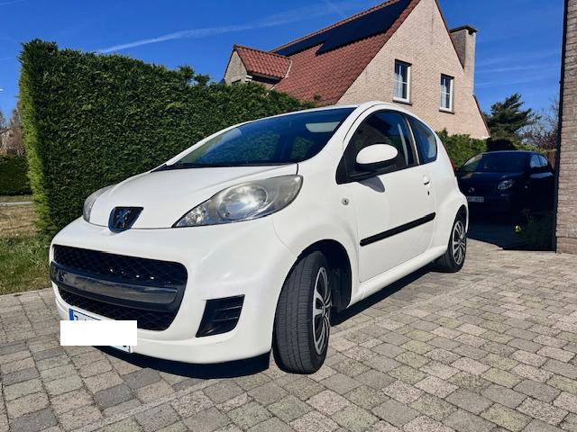 PEUGEOT 107 1,0 ESS / AUTOMATIQUE / AIR CO/ 52000 KM !!, Autos, Euro 5, Achat, 50 kW, Carnet d'entretien