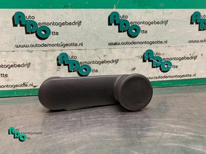 Manivelle de vitre d'un Opel Corsa (Corsa D 07-), Autos : Pièces & Accessoires, -, Opel, 3 mois de garantie, Utilisé