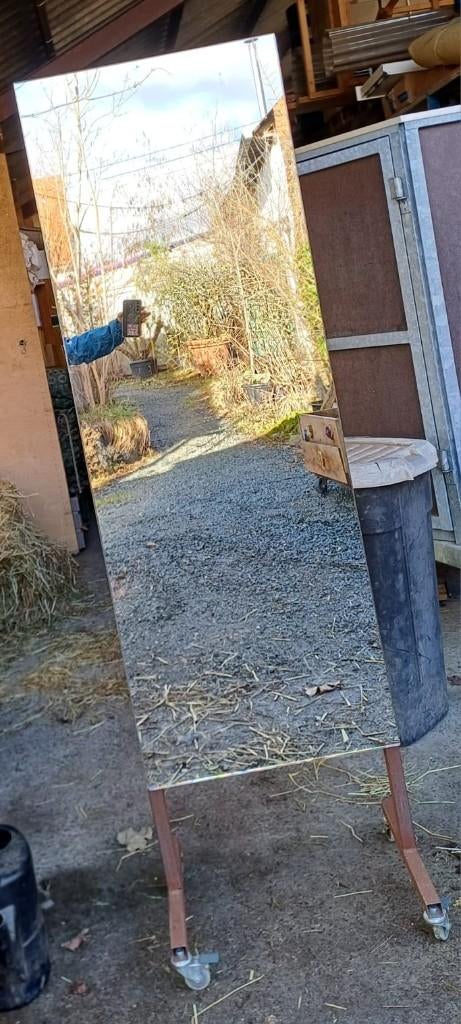 spiegel op wieltjes, Ophalen