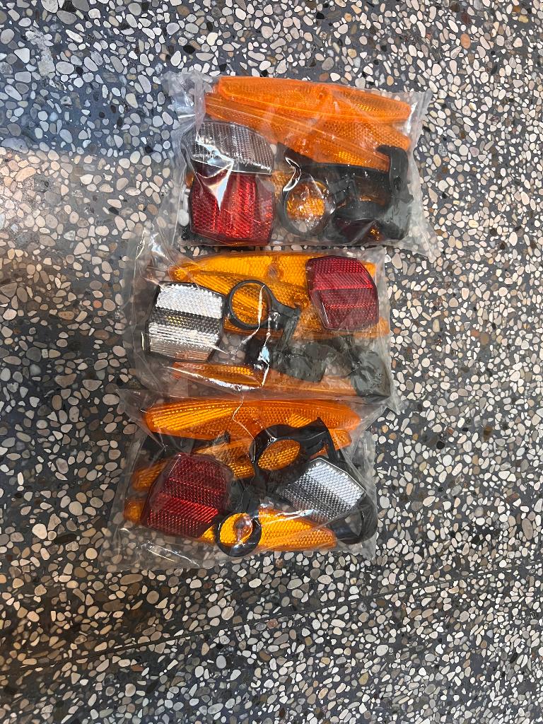 set fietsreflectoren (3 sets), Fietsen en Brommers, Fietsaccessoires | Fietsverlichting, Ophalen, Nieuw