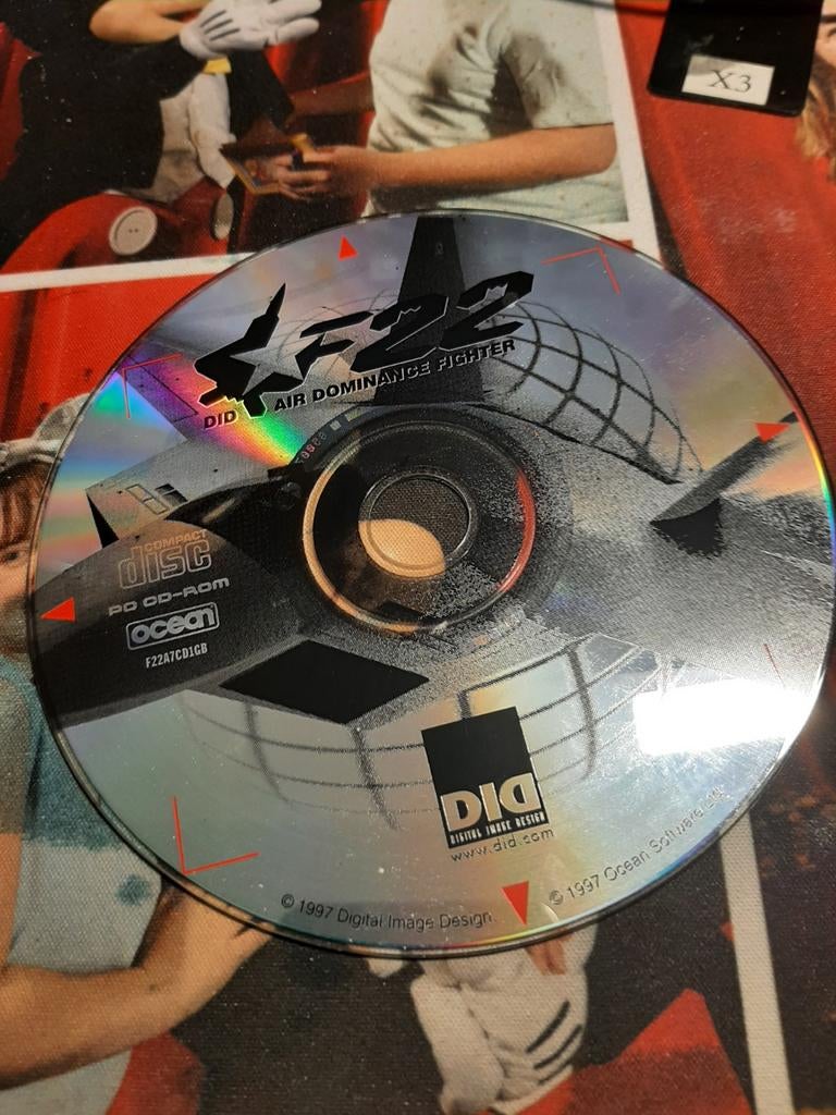 Flight simulator    F22, Ophalen of Verzenden