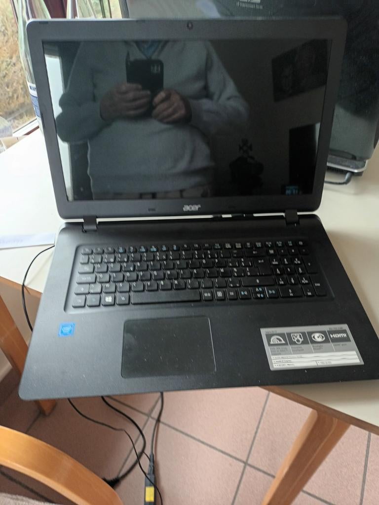 Acer ES17  azerty  in zeer goede staat zoals nieuw, Ophalen, Azerty