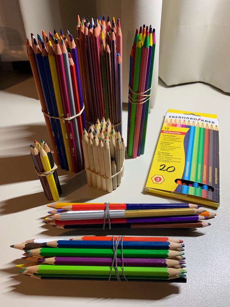 Kleurpotloden en stiften +- 500st, Ophalen of Verzenden, Gebruikt, Potlood of Stift