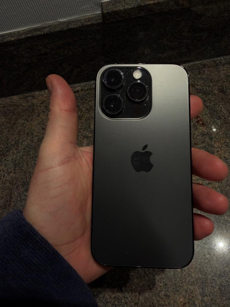 iPhone 14 Pro, Telecommunicatie, Zwart, Zo goed als nieuw, 82 %, Zonder simlock