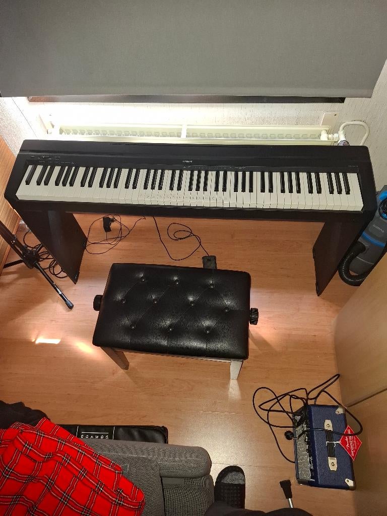 YAMAHA Digital Piano P-45 + stoel (piano kruk), Musique & Instruments, Enlèvement, Utilisé, Noir, Piano