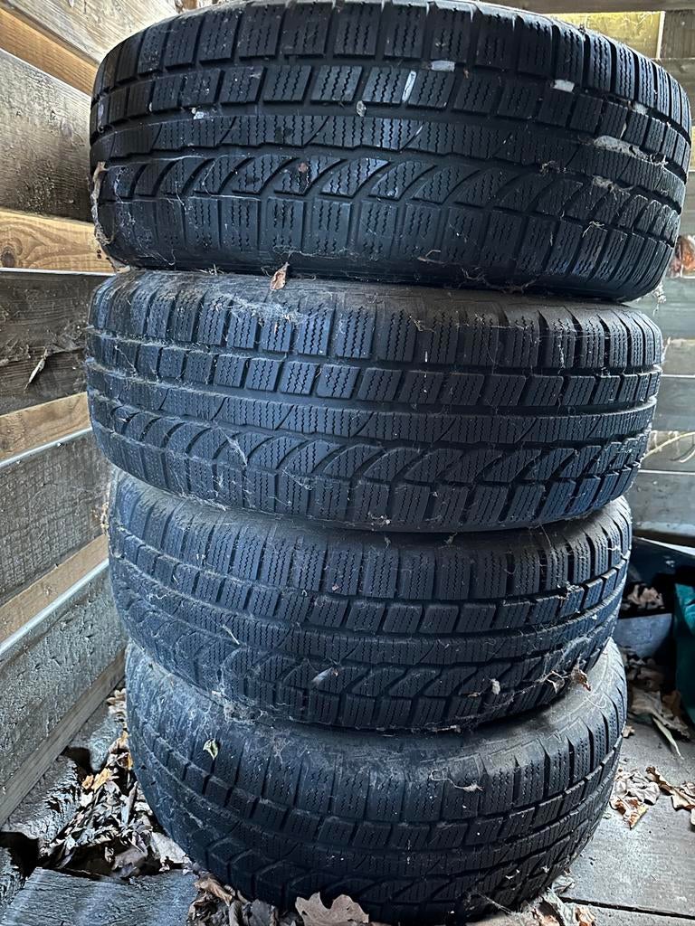 4 winterbanden 205/60R16 met stalen velg, Ophalen, Winterbanden