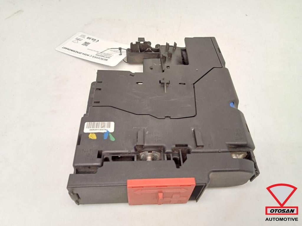 Bo te fusibles Mercedes Classe C W204 A2075402550, Autos : Pièces & Accessoires, Mercedes-Benz AG, Mercedes-Benz, Utilisé, Mercedesstrasse 120
70372  Stuttgart, DE